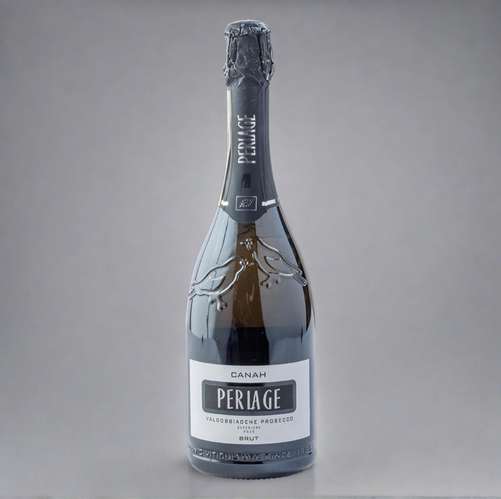 Organic Italian bottle of prosecco canah by Periage