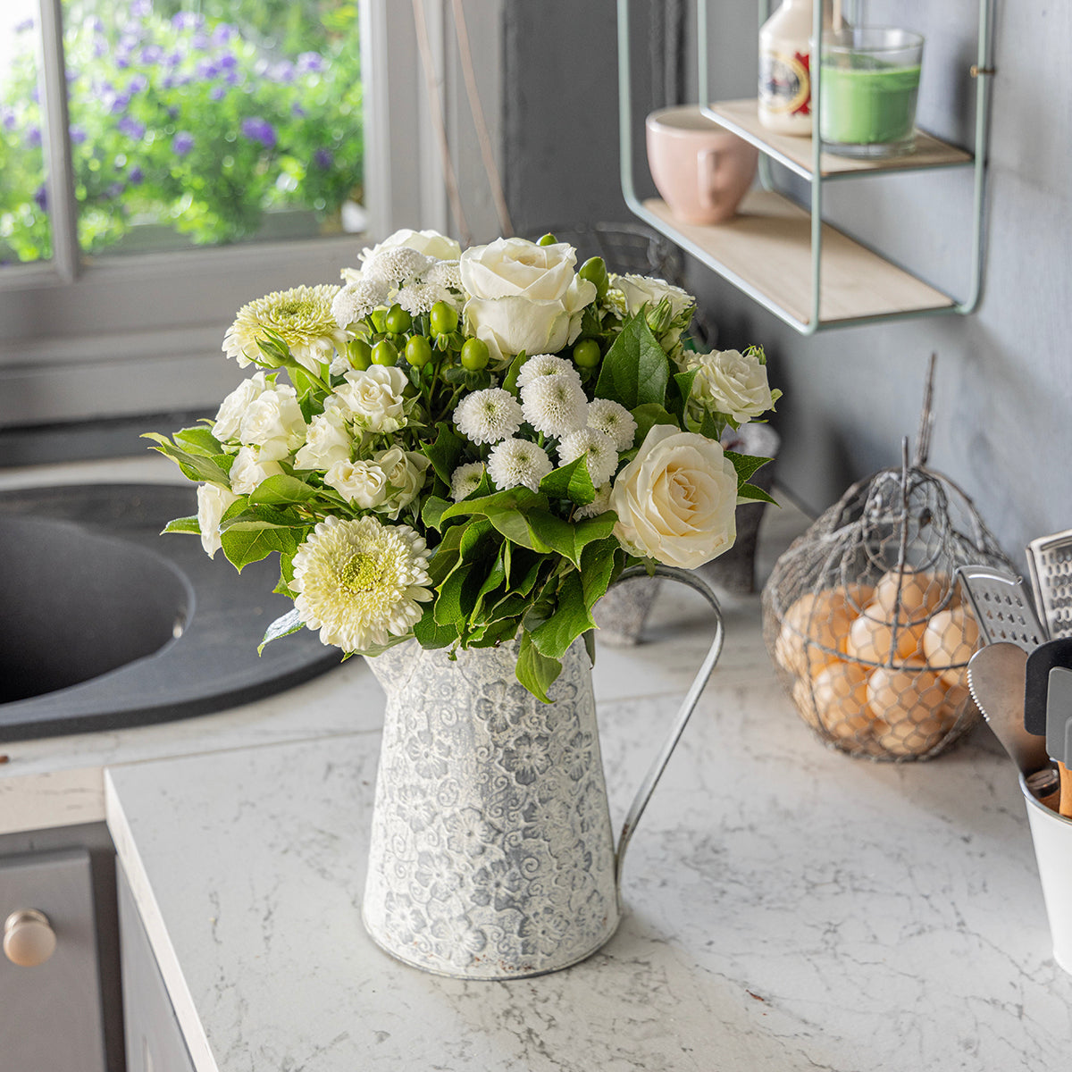 Lifestyle picture of White flowers bouquet